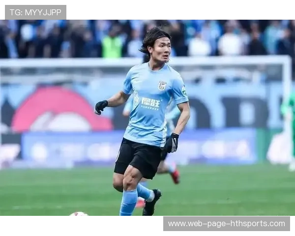 大连英博王禹前场抢断助攻前锋，助力球队突破重围