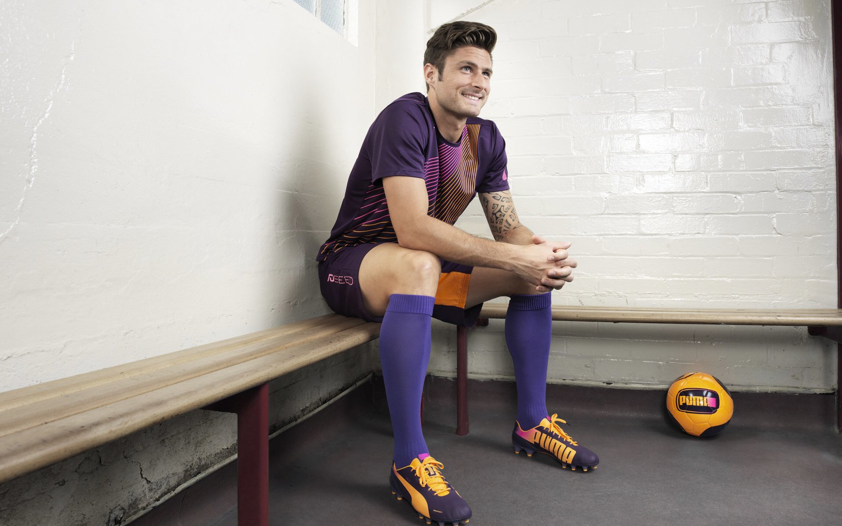 室内体能“俯卧撑到天亮”好友挑战 局部极限测试